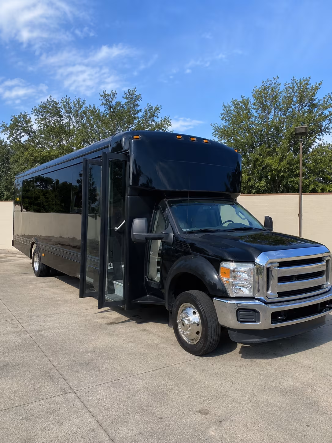 gardena 20 passenger party bus