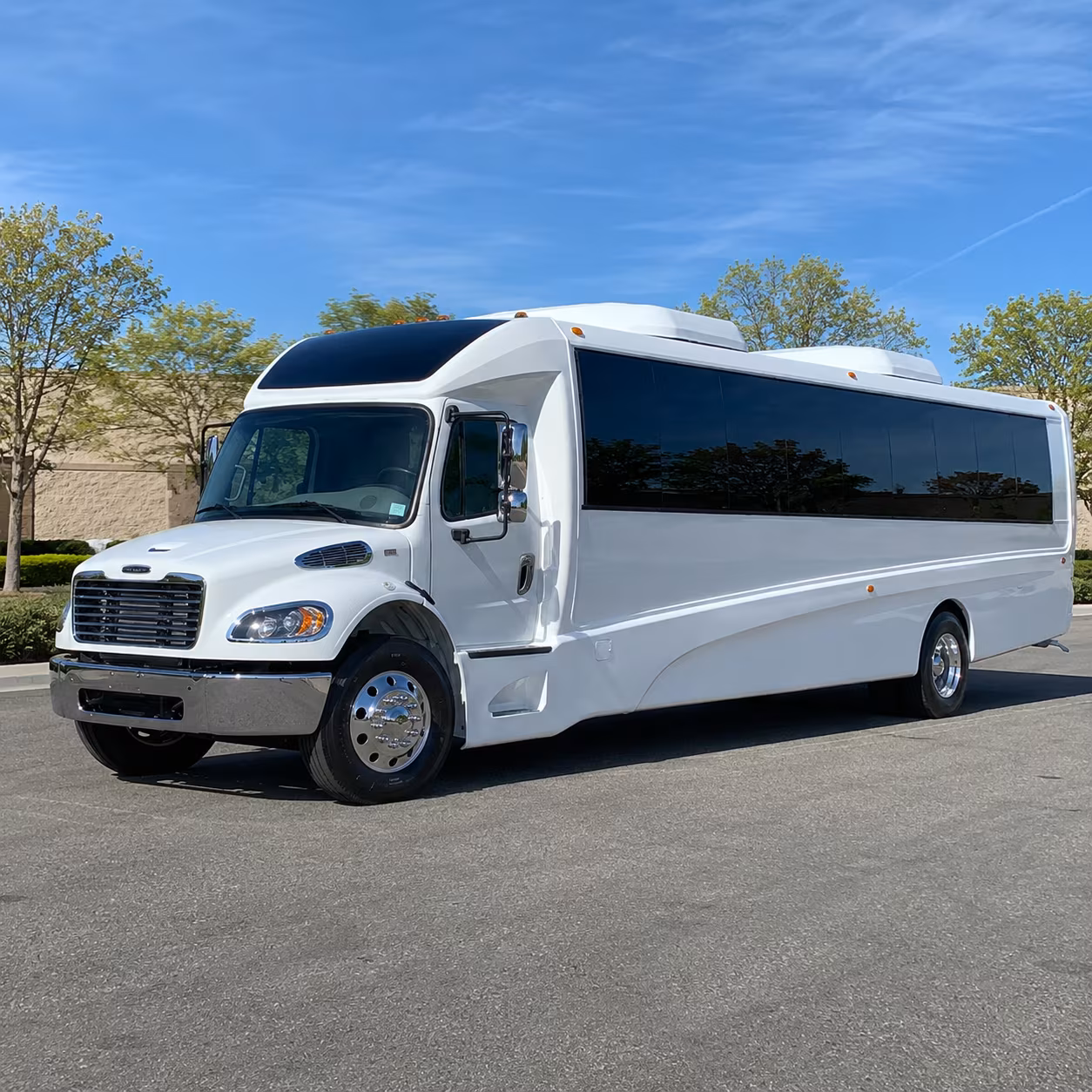 gardena 28 passenger minibus