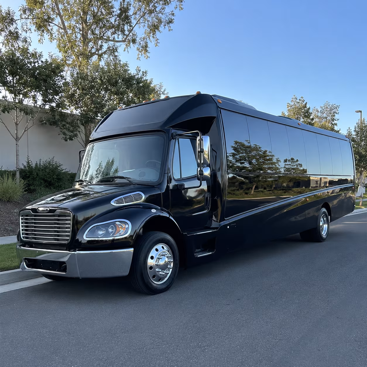 gardena 30 passenger minibus